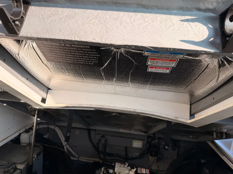 Slide: The Image of Sea Ray Sundancer 320 2003 - 63