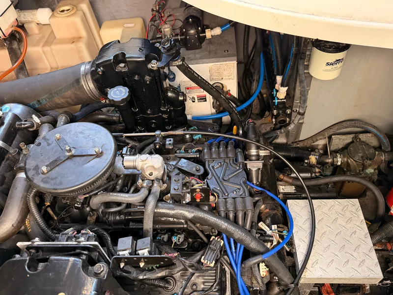 Slide: The Image of Sea Ray Sundancer 320 2003 - 66