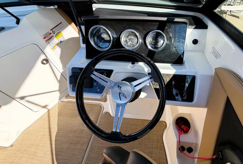 Slide: The Image of Sea Ray SPX 190 Outboard 2021 - 11