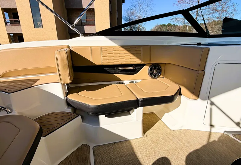 Slide: The Image of Sea Ray SPX 190 Outboard 2021 - 17