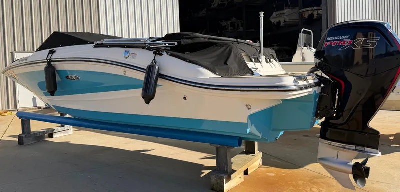 Slide: The Image of Sea Ray SPX 190 Outboard 2021 - 4