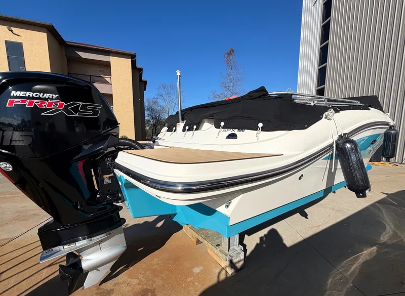 Slide: The Image of Sea Ray SPX 190 Outboard 2021 - 8