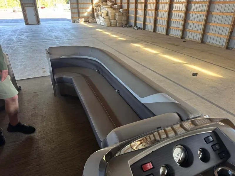 Slide: The Image of Bennington 23SXL EXP TRI 2023 - 16