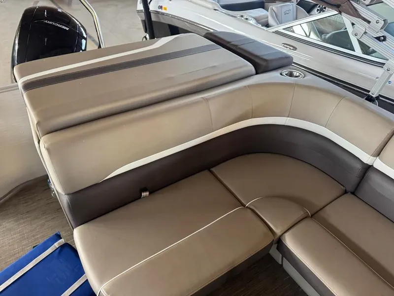 Slide: The Image of Bennington 23SXL EXP TRI 2023 - 19