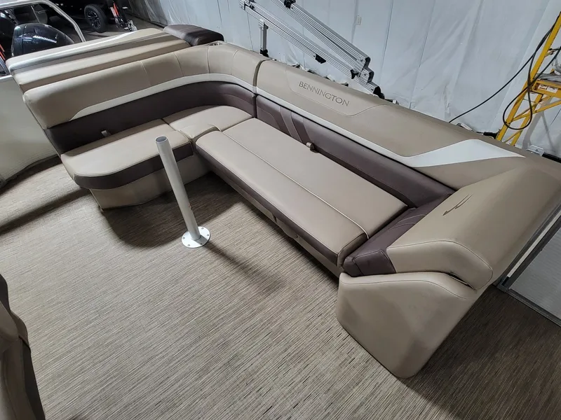 Slide: The Image of Bennington 23SXL EXP TRI 2023 - 8