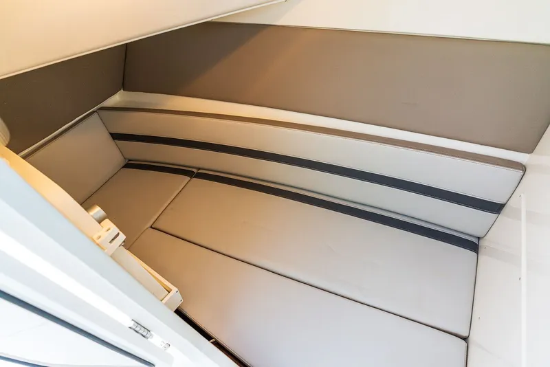 Slide: The Image of Boston Whaler 330 Vantage 2026 - 11