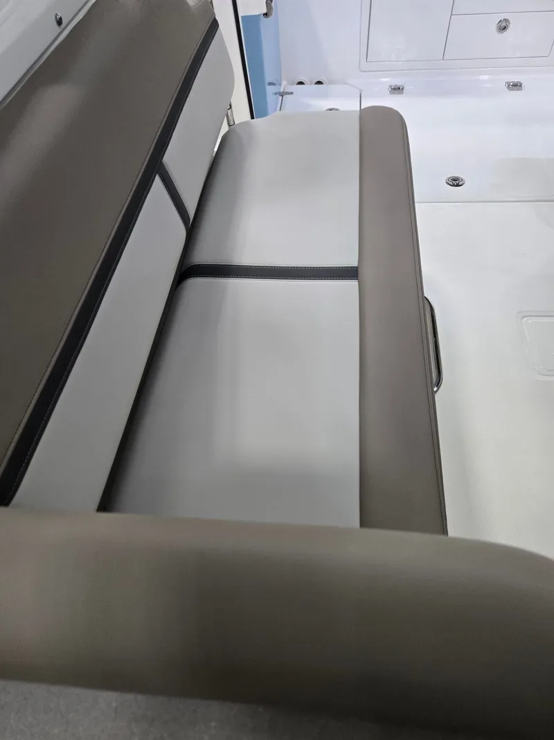 Slide: The Image of Boston Whaler 330 Vantage 2026 - 25