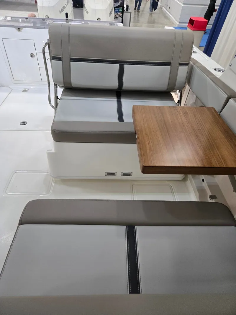 Slide: The Image of Boston Whaler 330 Vantage 2026 - 26