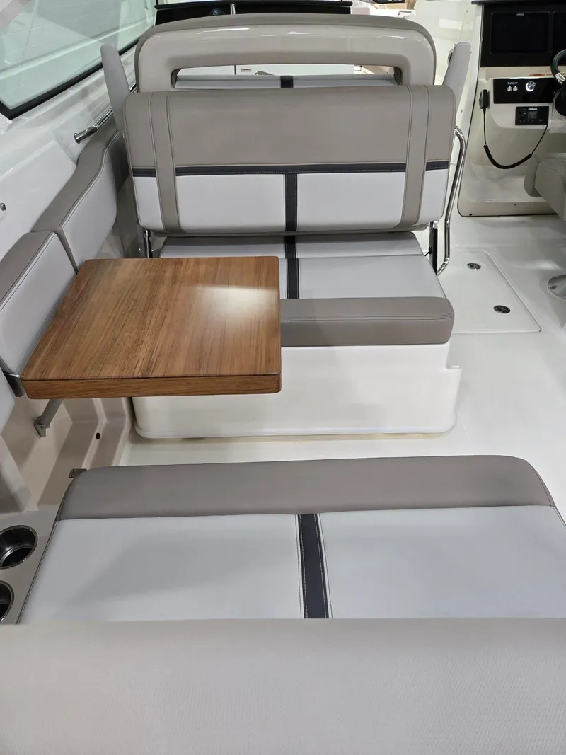 Slide: The Image of Boston Whaler 330 Vantage 2026 - 28