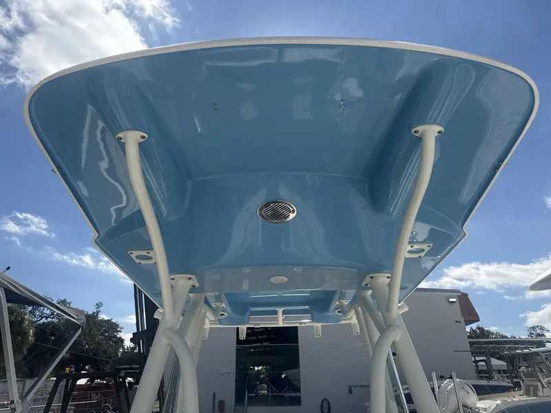 Slide: The Image of Sea Born LX24 Center Console 2024 - 14