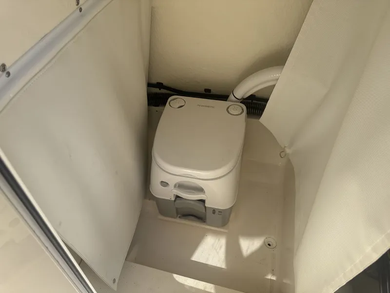 Slide: The Image of Sea Born LX24 Center Console 2024 - 15