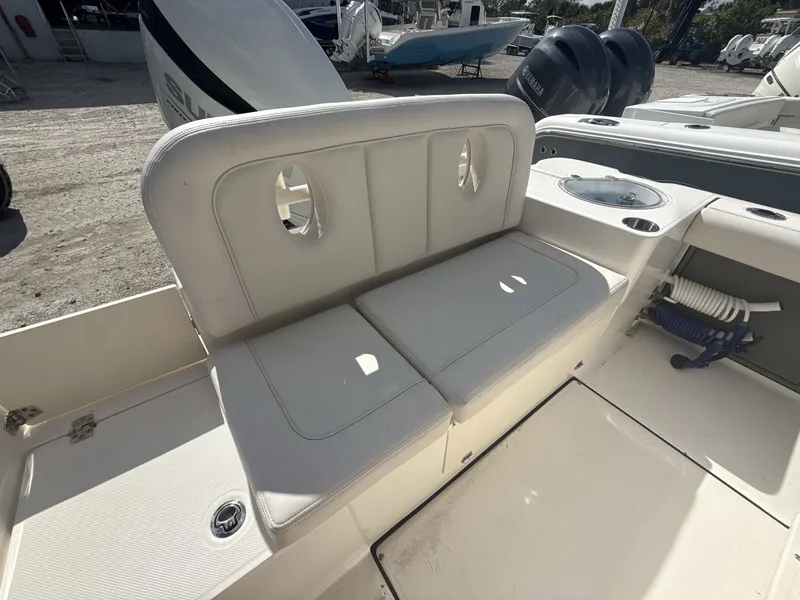 Slide: The Image of Sea Born LX24 Center Console 2024 - 16