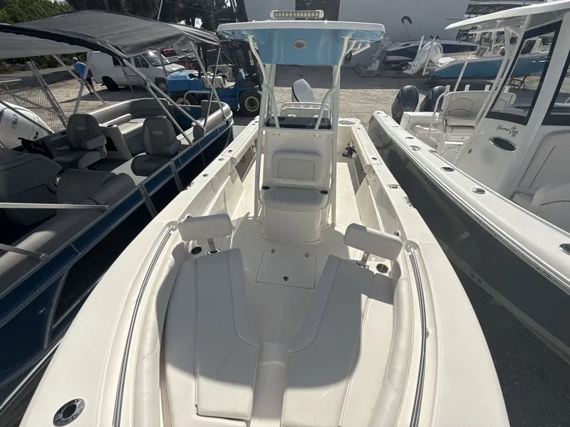 Slide: The Image of Sea Born LX24 Center Console 2024 - 17