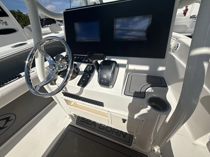 Slide: The Image of Sea Born LX24 Center Console 2024 - 24
