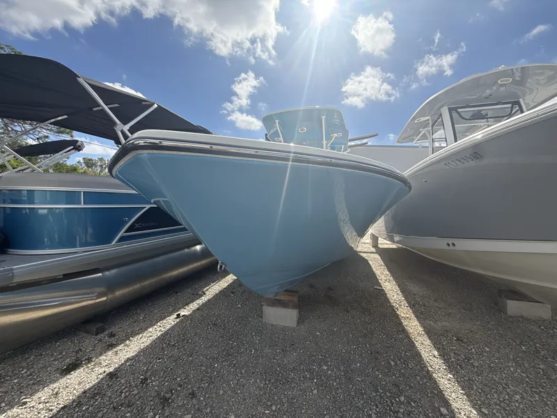 Slide: The Image of Sea Born LX24 Center Console 2024 - 8