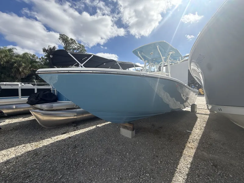 Slide: The Image of Sea Born LX24 Center Console 2024 - 9