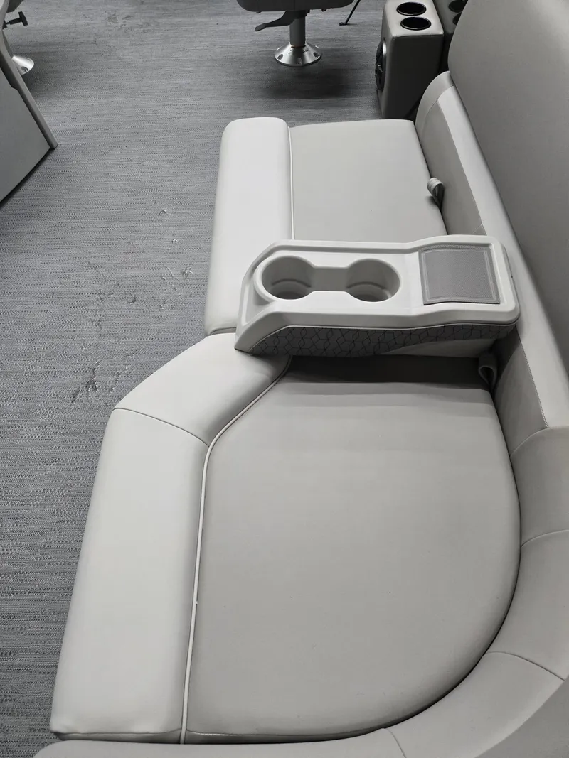 Slide: The Image of Xperience 2286SFLX 2026 - 18