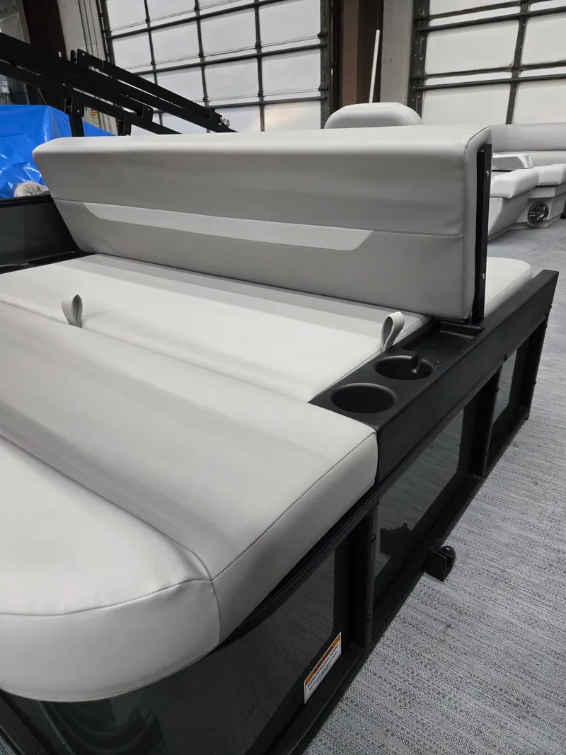 Slide: The Image of Xperience 2286SFLX TRI 2026 - 11