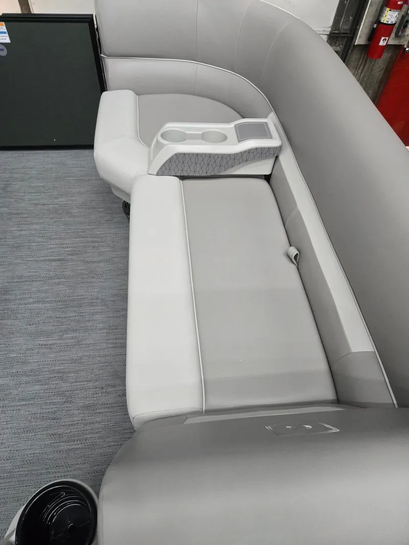 Slide: The Image of Xperience 2286SFLX TRI 2026 - 15