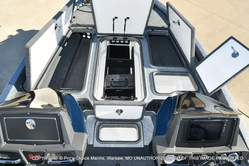 Slide: The Image of Ranger Boats Z519 Dual Console 2021 - 10
