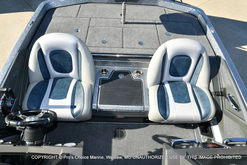 Slide: The Image of Ranger Boats Z519 Dual Console 2021 - 14
