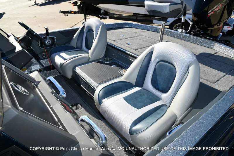 Slide: The Image of Ranger Boats Z519 Dual Console 2021 - 16