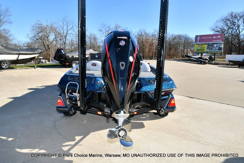 Slide: The Image of Ranger Boats Z519 Dual Console 2021 - 24