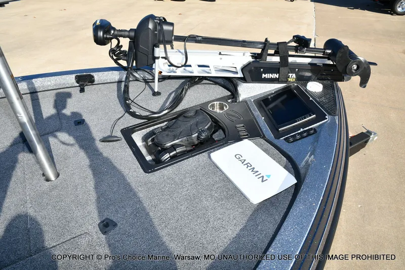 Slide: The Image of Ranger Boats Z519 Dual Console 2021 - 3