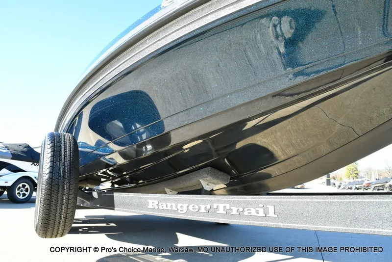 Slide: The Image of Ranger Boats Z519 Dual Console 2021 - 32