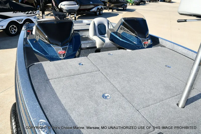 Slide: The Image of Ranger Boats Z519 Dual Console 2021 - 35