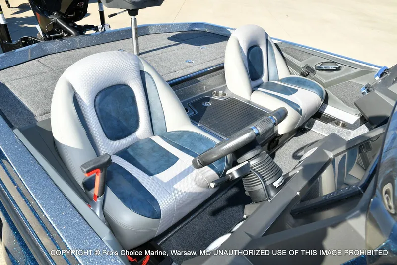 Slide: The Image of Ranger Boats Z519 Dual Console 2021 - 36