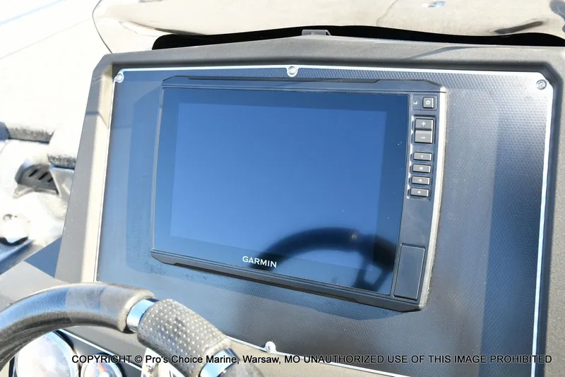 Slide: The Image of Ranger Boats Z519 Dual Console 2021 - 38