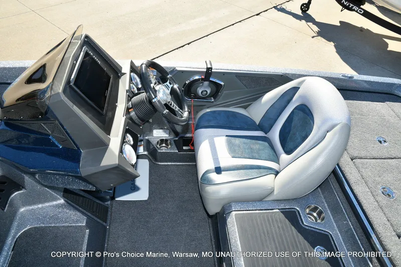 Slide: The Image of Ranger Boats Z519 Dual Console 2021 - 44