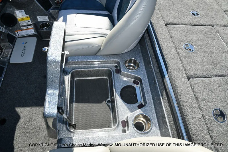 Slide: The Image of Ranger Boats Z519 Dual Console 2021 - 54