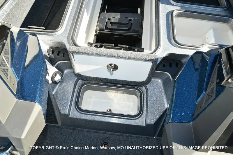 Slide: The Image of Ranger Boats Z519 Dual Console 2021 - 56