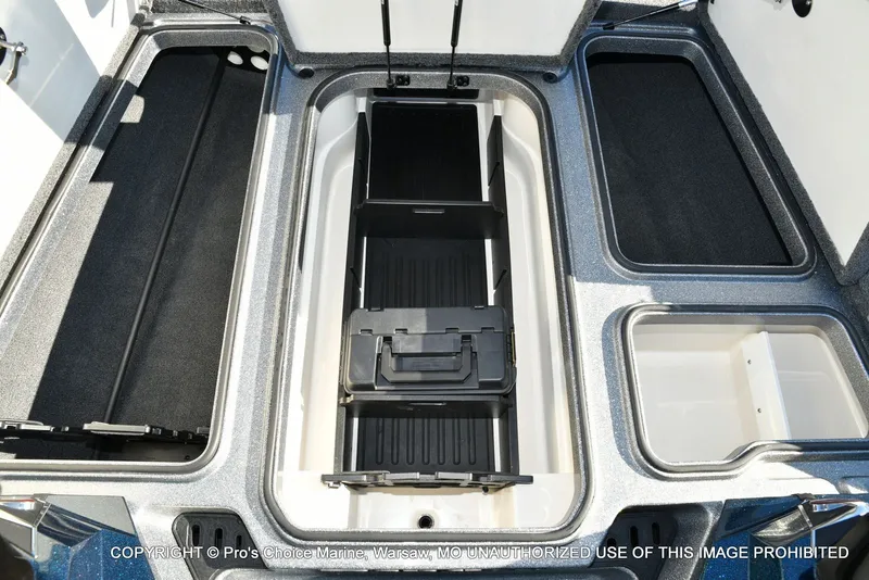 Slide: The Image of Ranger Boats Z519 Dual Console 2021 - 58