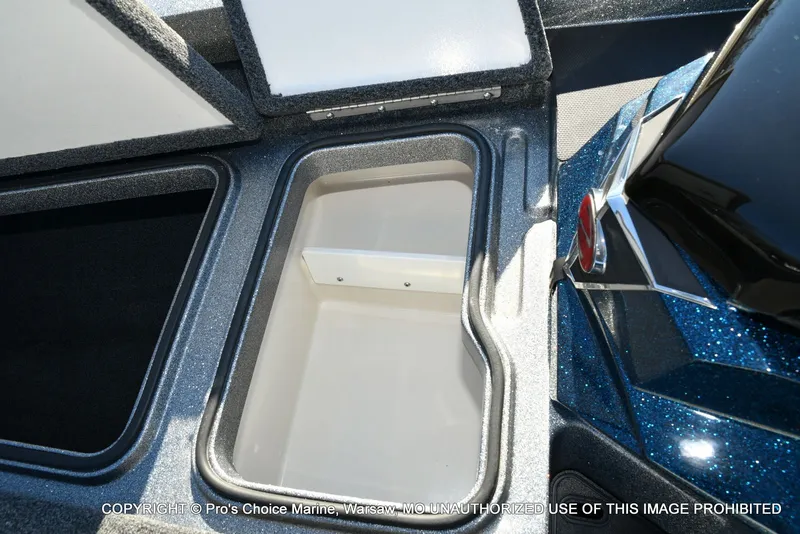 Slide: The Image of Ranger Boats Z519 Dual Console 2021 - 62