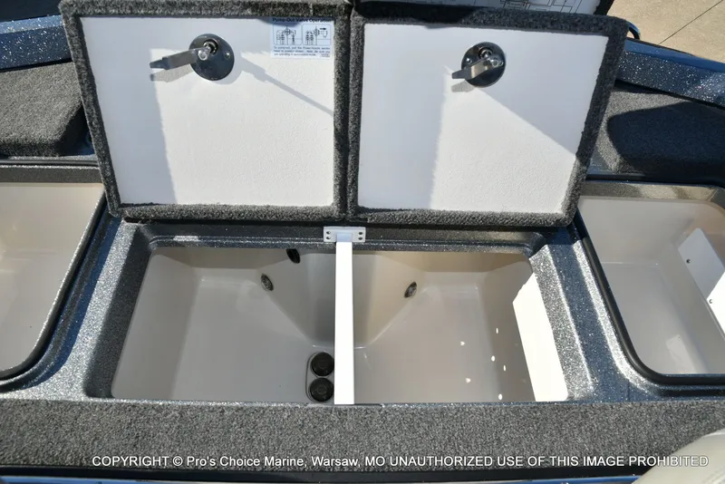 Slide: The Image of Ranger Boats Z519 Dual Console 2021 - 64