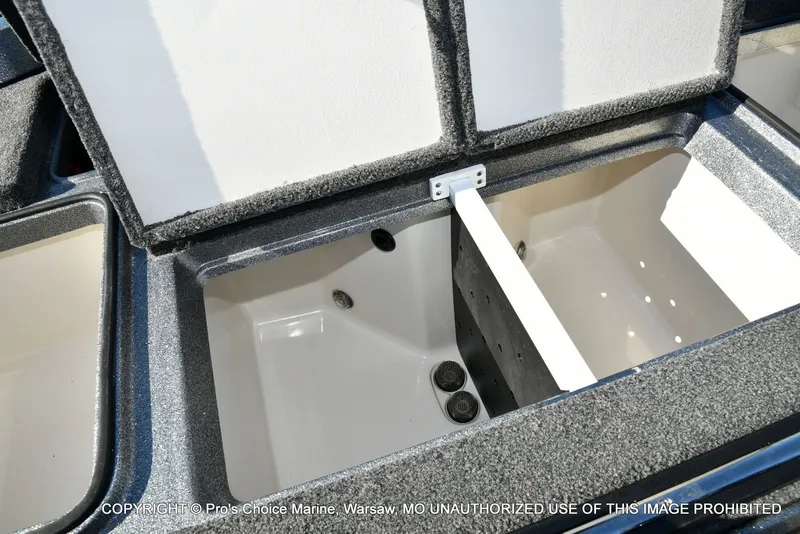 Slide: The Image of Ranger Boats Z519 Dual Console 2021 - 65