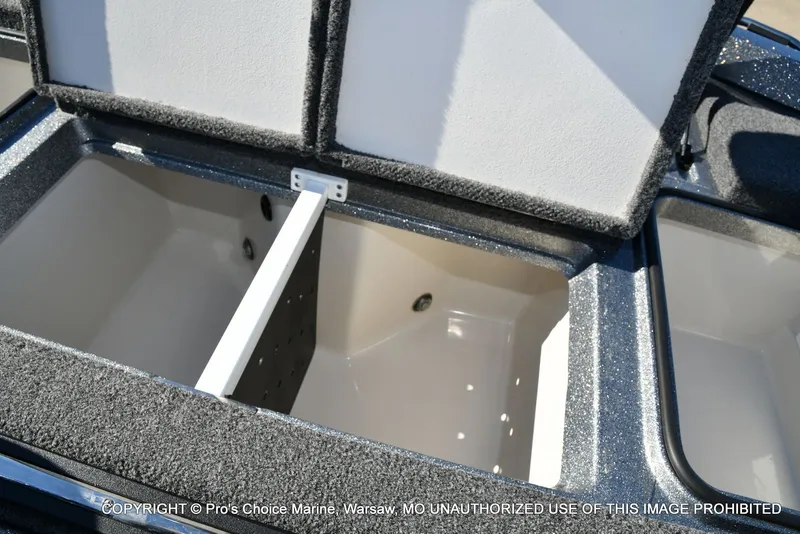 Slide: The Image of Ranger Boats Z519 Dual Console 2021 - 66