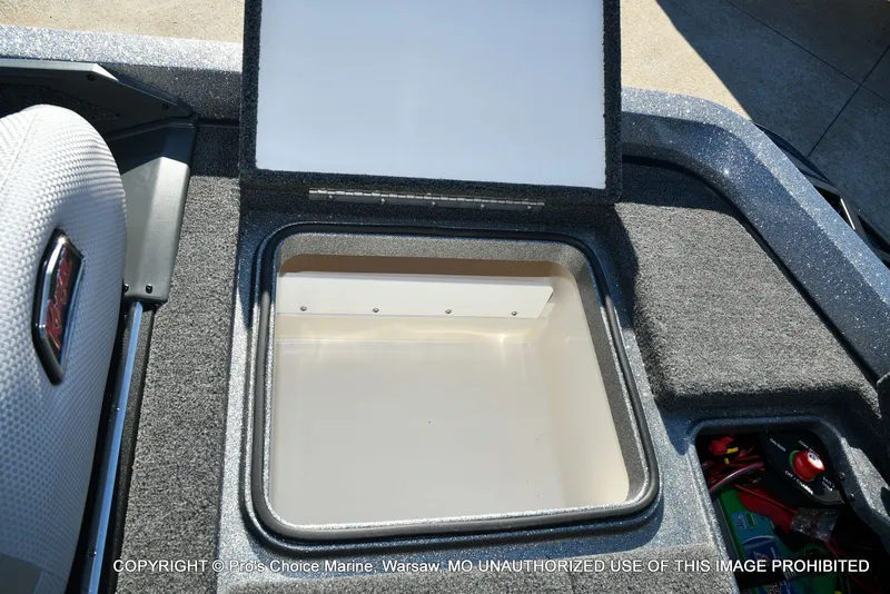 Slide: The Image of Ranger Boats Z519 Dual Console 2021 - 67