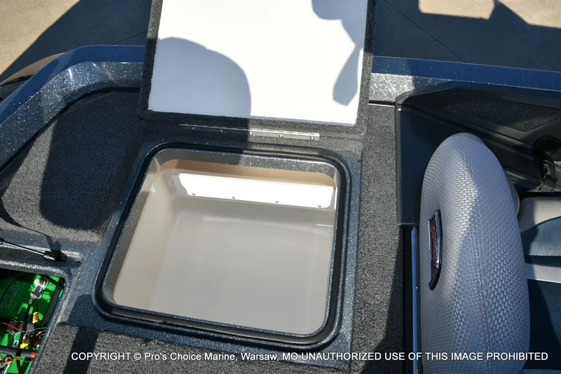 Slide: The Image of Ranger Boats Z519 Dual Console 2021 - 68