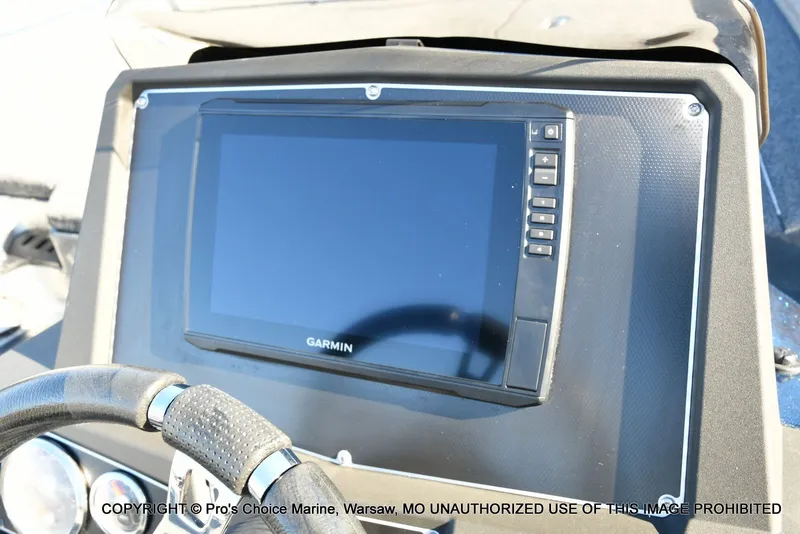 Slide: The Image of Ranger Boats Z519 Dual Console 2021 - 8