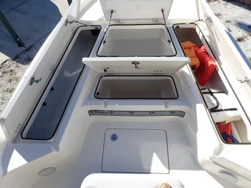 Slide: The Image of Skeeter SX 240 2014 - 12