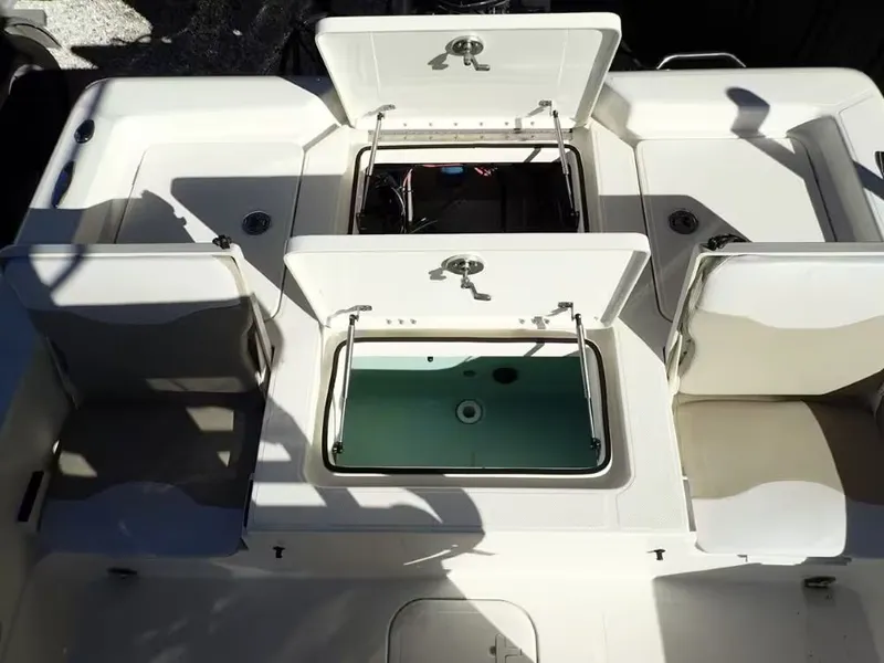 Slide: The Image of Skeeter SX 240 2014 - 9