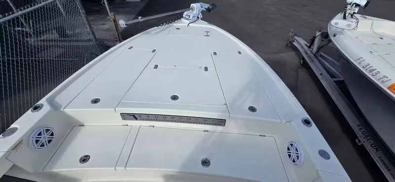 Slide: The Image of Pathfinder 2500 Hybrid 2025 - 12