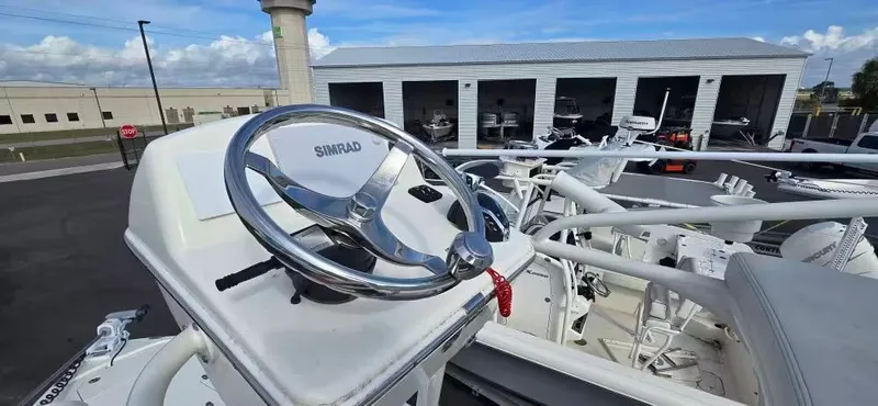 Slide: The Image of Pathfinder 2500 Hybrid 2025 - 14