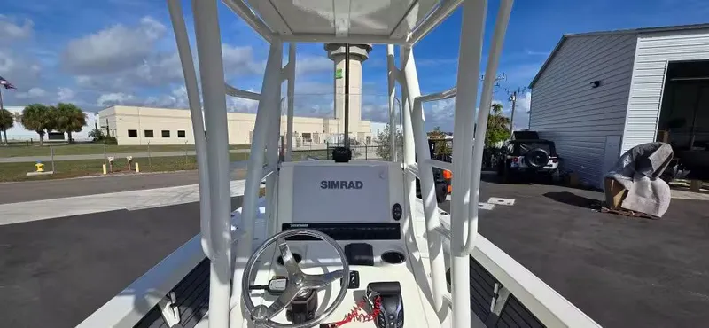 Slide: The Image of Pathfinder 2500 Hybrid 2025 - 7