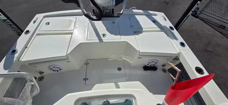 Slide: The Image of Pathfinder 2500 Hybrid 2025 - 9