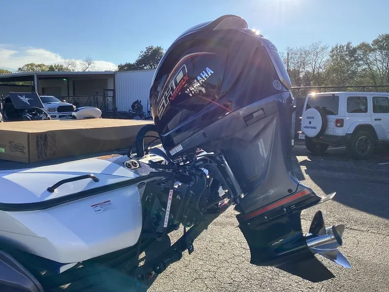 Slide: The Image of Skeeter FXR21 FLEX 2026 - 10